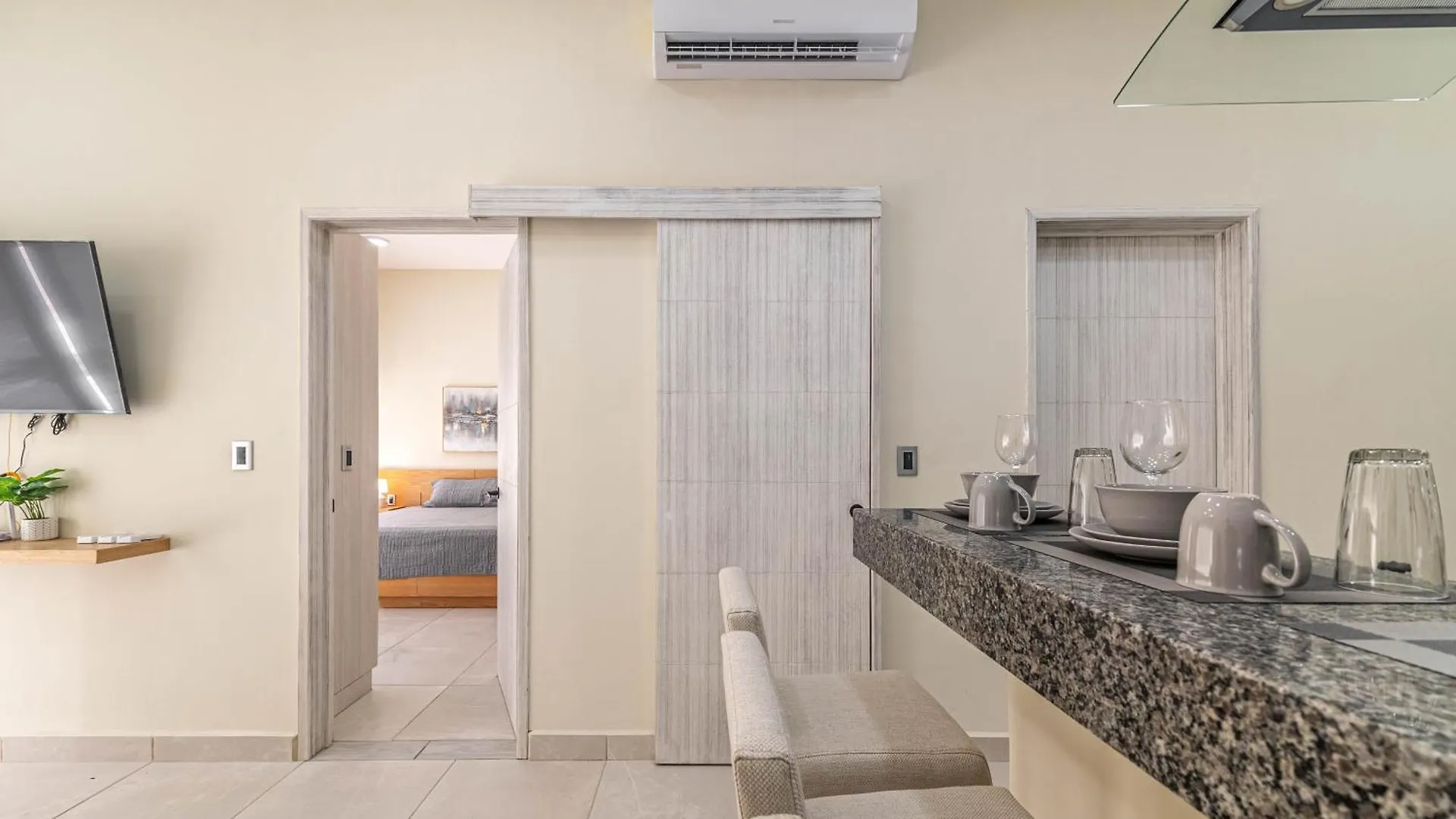 2 Bd With Balcony, Rooftop Pool, Hot Tub, Gym Playa del Carmen 0*,