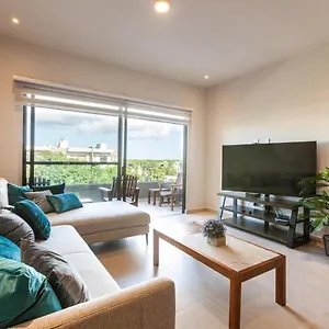  Сasa de vacaciones Modern Wifi 200mb, 2 Gyms, 6pools, Balcony