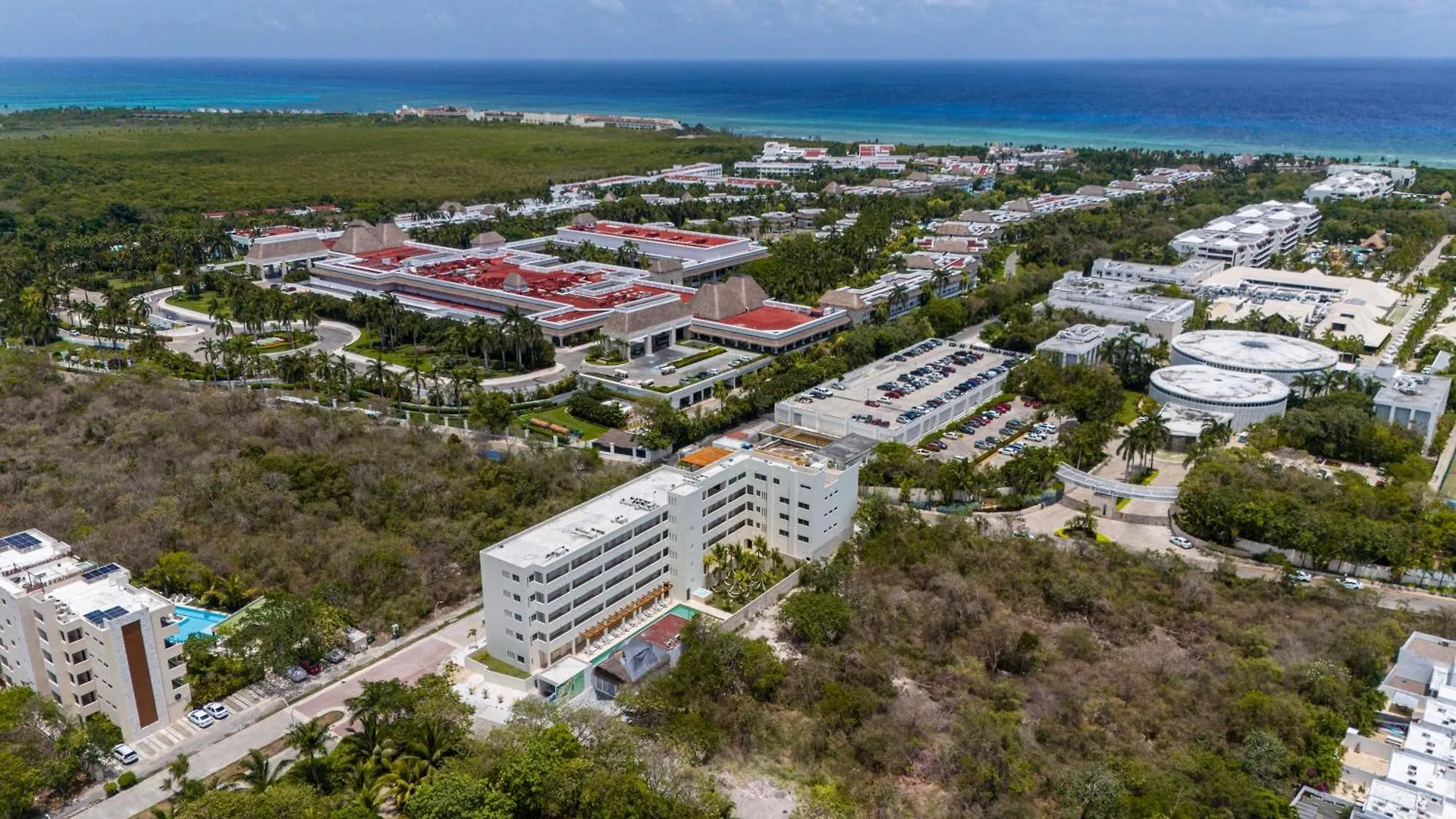 2 Bd With Balcony, Rooftop Pool, Hot Tub, Gym Playa del Carmen Holiday home