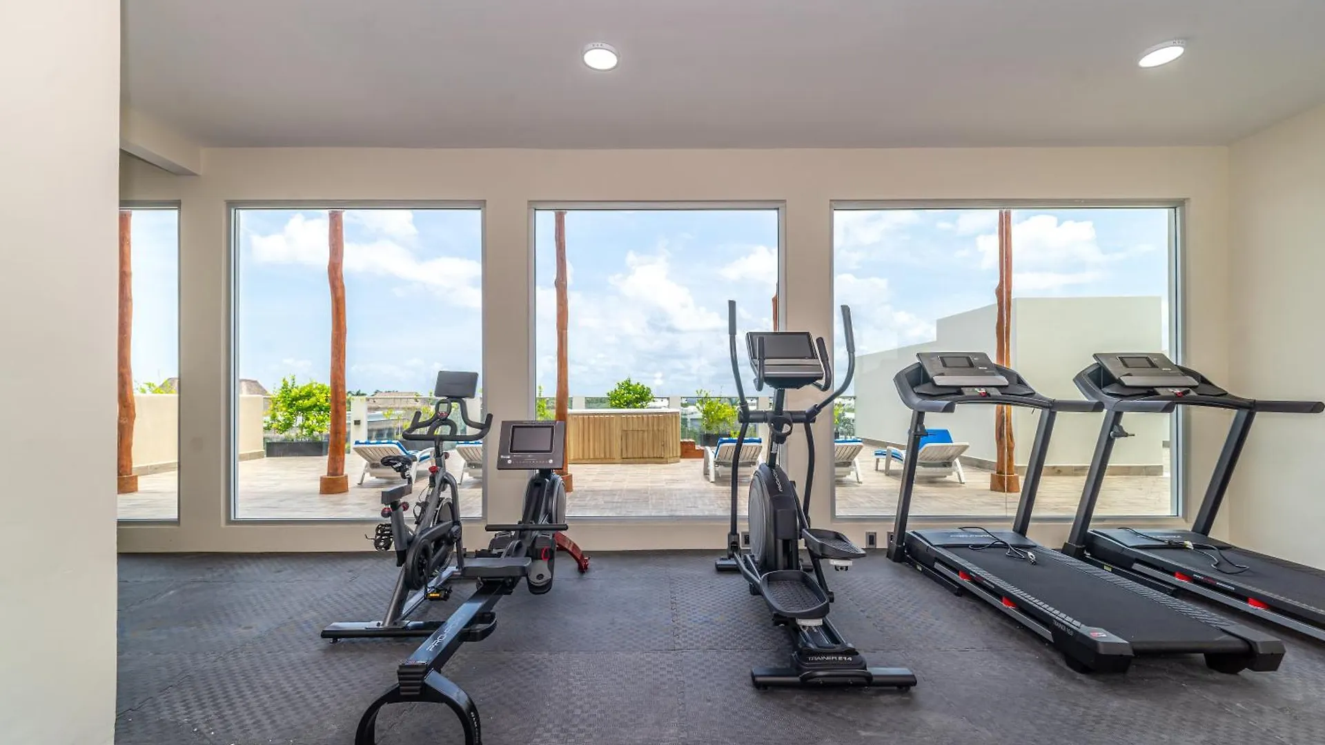 Holiday home 2 Bd With Balcony, Rooftop Pool, Hot Tub, Gym Playa del Carmen