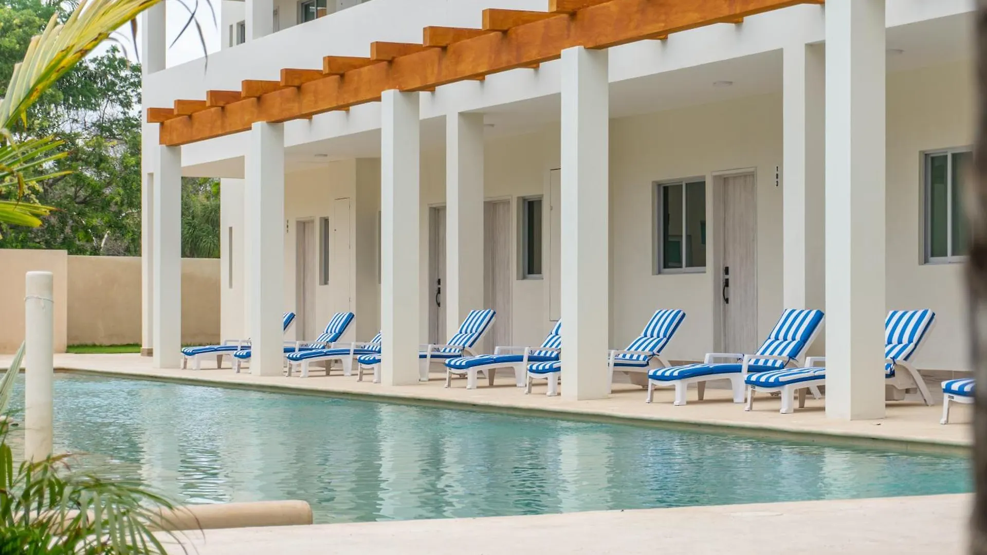 2 Bd With Balcony, Rooftop Pool, Hot Tub, Gym Playa del Carmen Mexico