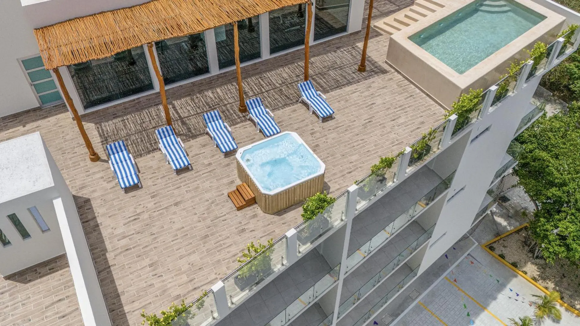 Holiday home 2 Bd With Balcony, Rooftop Pool, Hot Tub, Gym Playa del Carmen