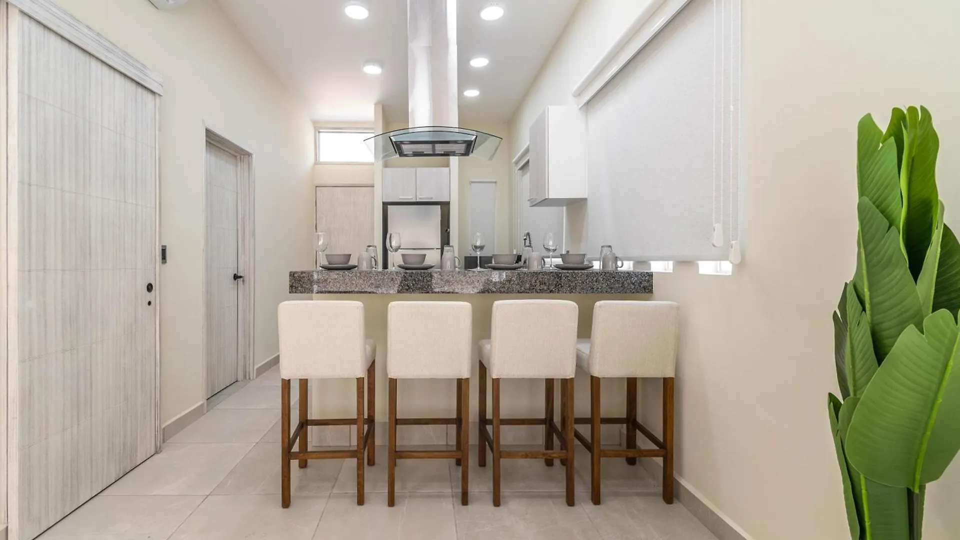 2 Bd With Balcony, Rooftop Pool, Hot Tub, Gym Playa del Carmen Mexico