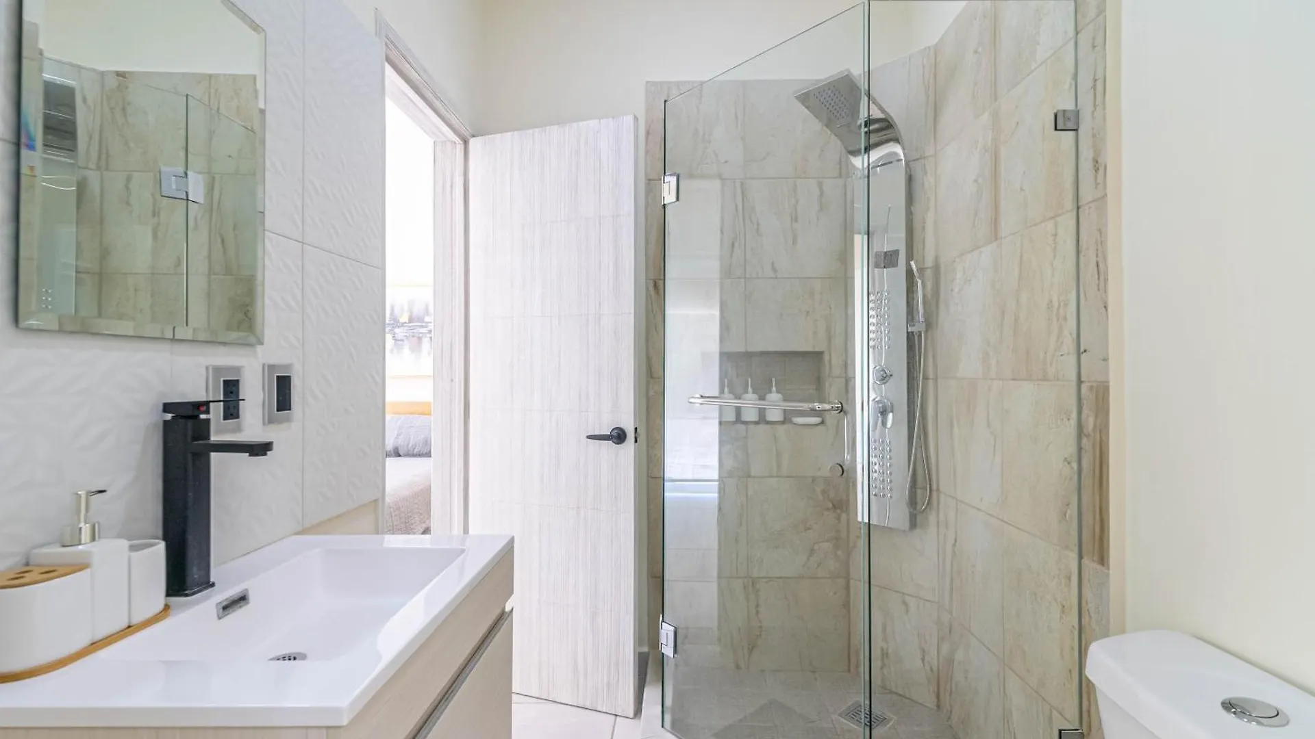 Holiday home 2 Bd With Balcony, Rooftop Pool, Hot Tub, Gym Playa del Carmen