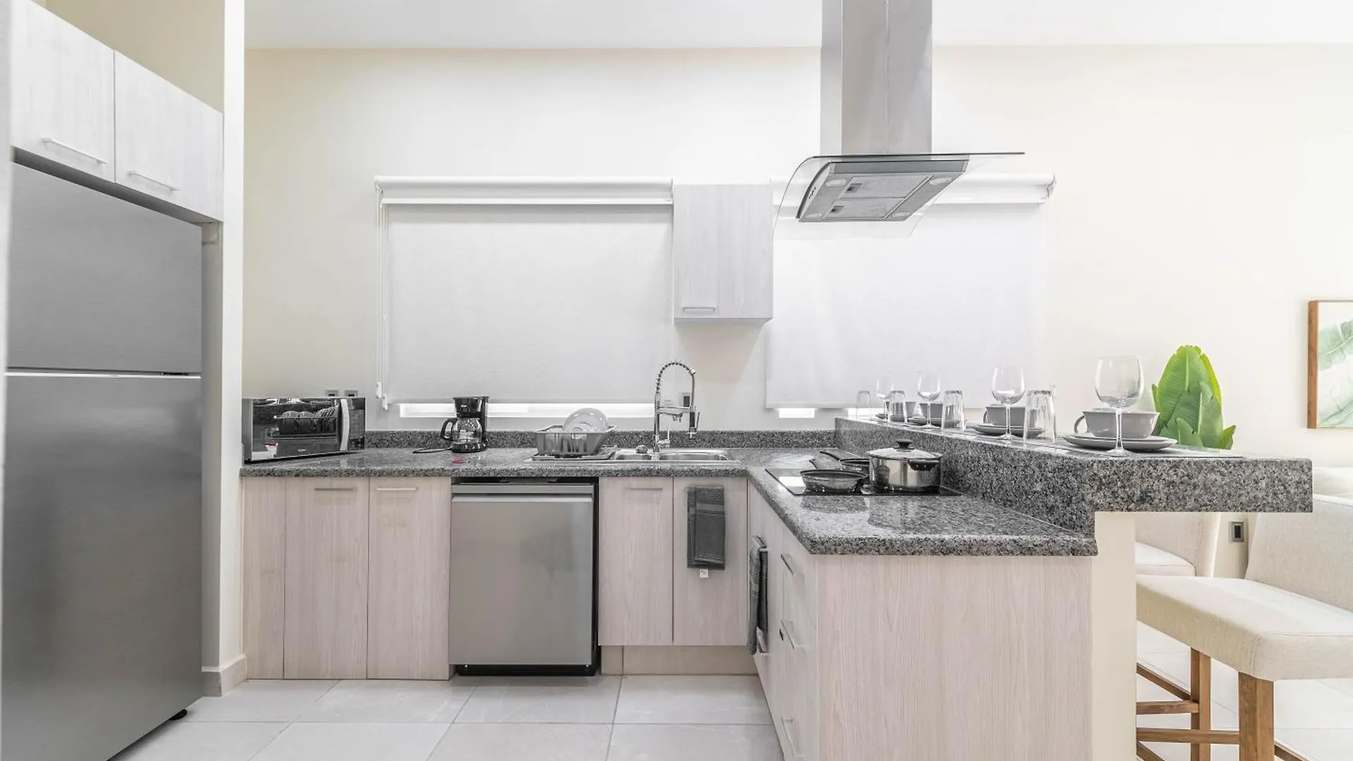 2 Bd With Balcony, Rooftop Pool, Hot Tub, Gym Playa del Carmen Holiday home